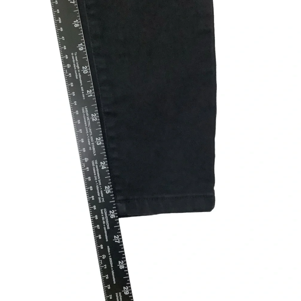 Tahari Black Jeans Sz 6 / 28 Skinny Style